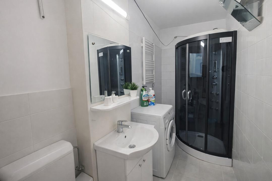 Apartament 2 camere decomandat  Zona Racadau !