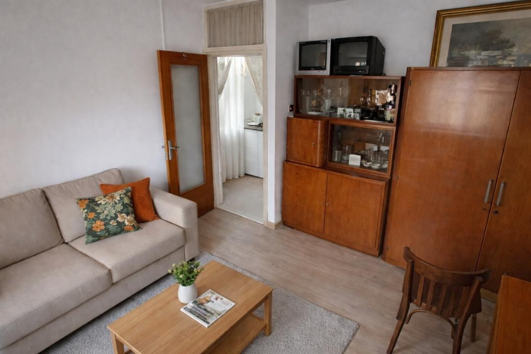 Apartament 2 camere decomandat  Zona Racadau !