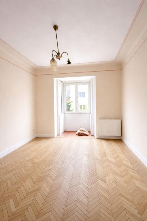 Apartament  trei camere  etajul 1