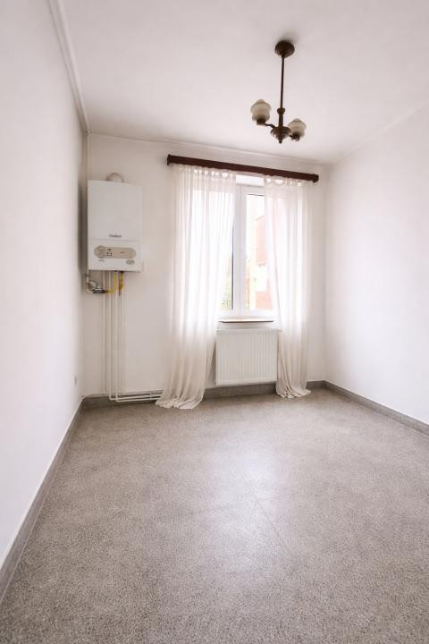 Apartament  trei camere  etajul 1