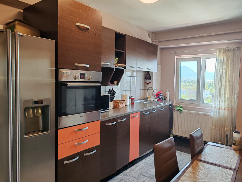 Apartament 4 camere mobilat și utilat !