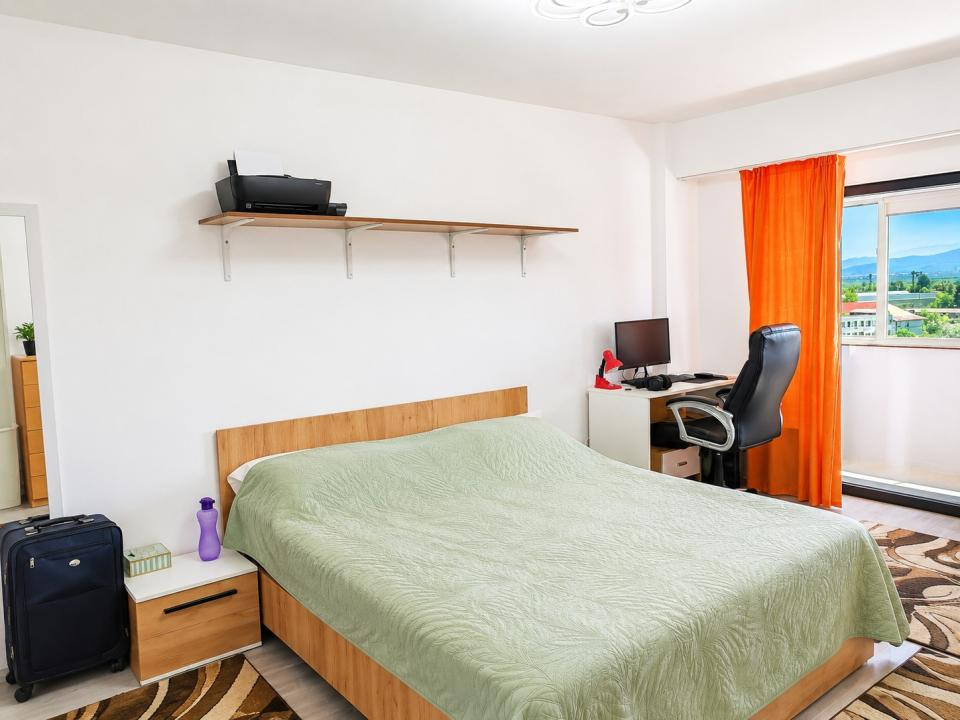 Apartament 4 camere mobilat și utilat !