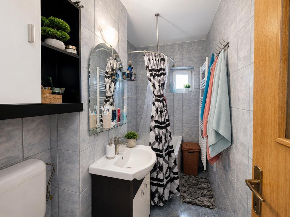 Apartament 4 camere mobilat și utilat !