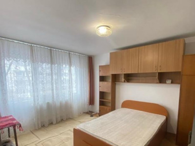 Garsonieră Decomandată