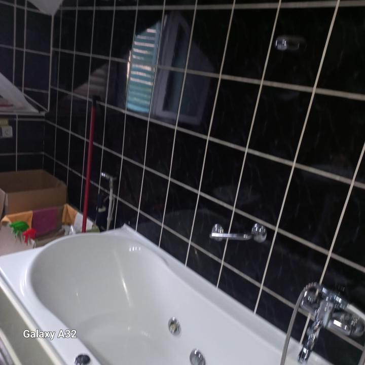 Casă P+1, 8 camere, singur în curte – ideală pentru sediu firmă