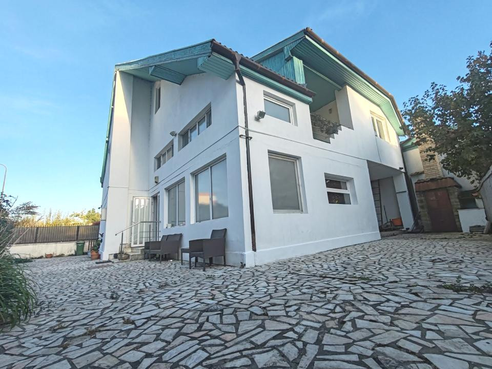 Casă P+1, 6 camere, singur în curte – ideală pentru sediu firmă