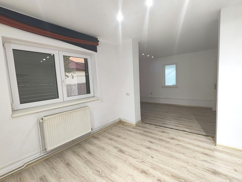 Casă P+1, 6 camere, singur în curte – ideală pentru sediu firmă
