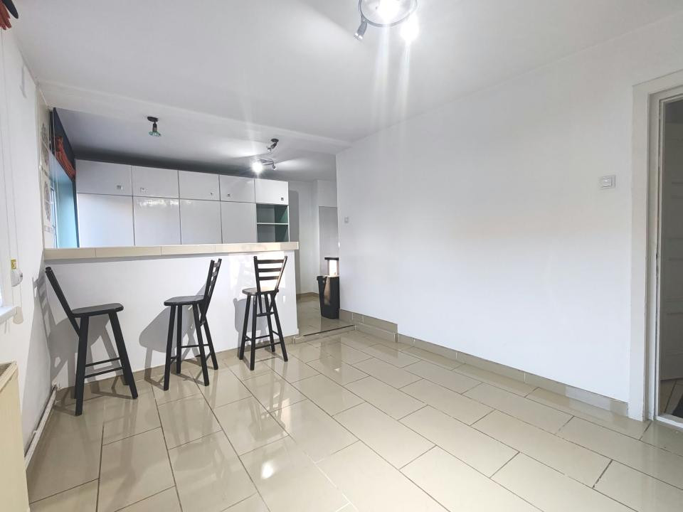 Casă P+1, 6 camere, singur în curte – ideală pentru sediu firmă