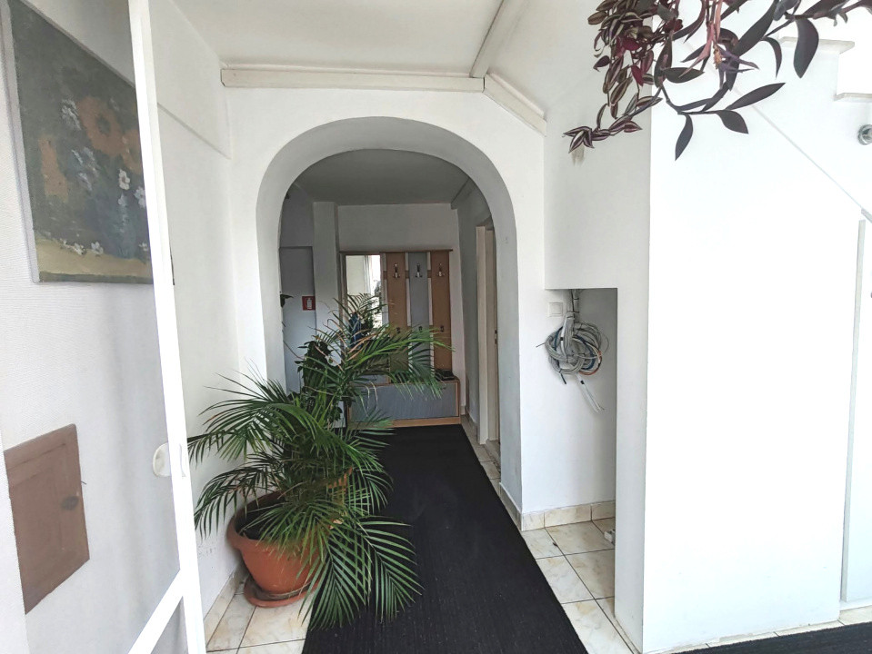 Casă P+1, 6 camere, singur în curte – ideală pentru sediu firmă