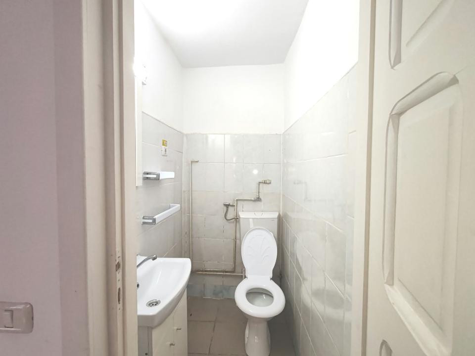Casă P+1, 6 camere, singur în curte – ideală pentru sediu firmă