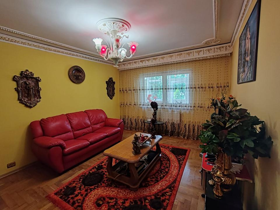 Apartament 3 camere Zona  Tractorul !