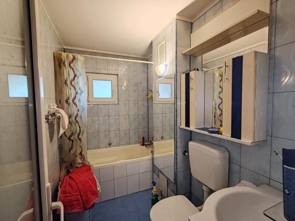 Apartament 3 camere Zona  Tractorul !