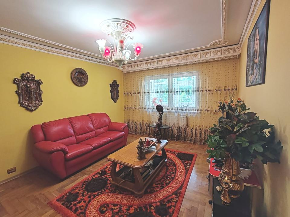 Apartament 3 camere Zona  Tractorul !