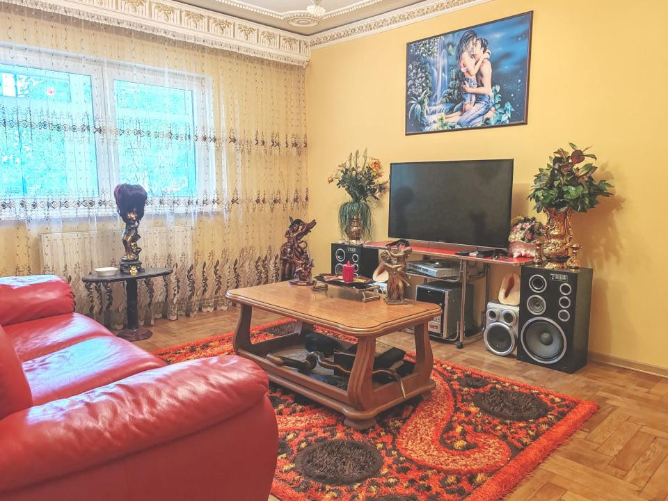 Apartament 3 camere Zona  Tractorul !