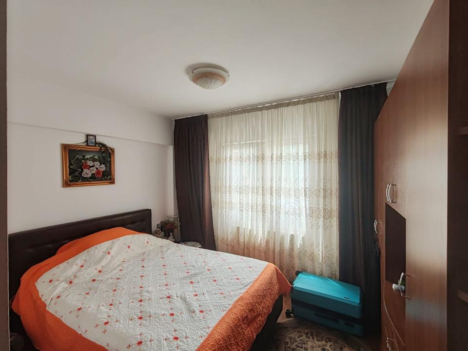 Apartament 2 camere decomandat,zona Tractorul  !