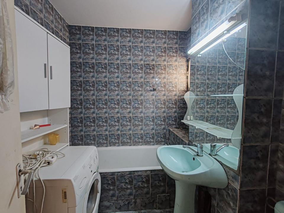 Apartament 3 camere  liber la  Vanzare !