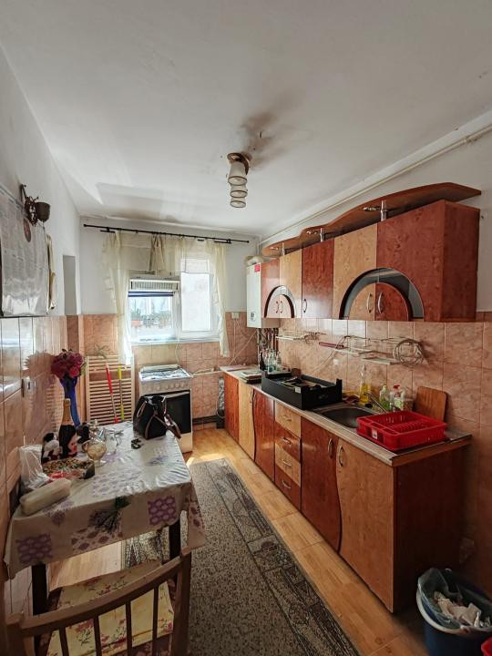 Apartament 3 camere  liber la  Vanzare !
