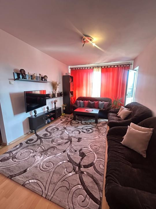 Apartament 3 camere Zona Astra !