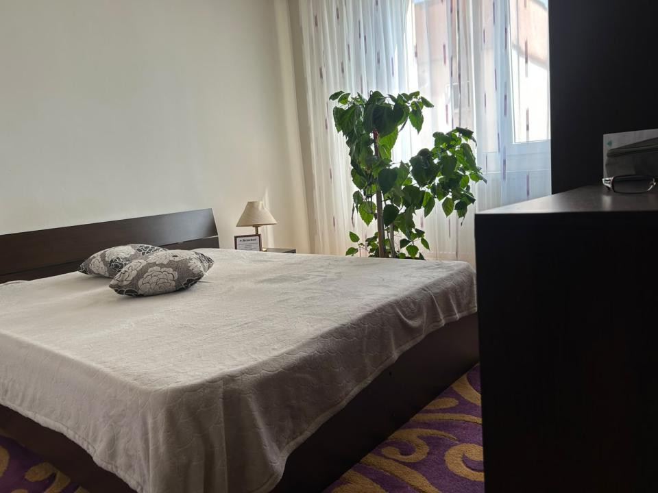 Apartament 3 camere Zona Astra !