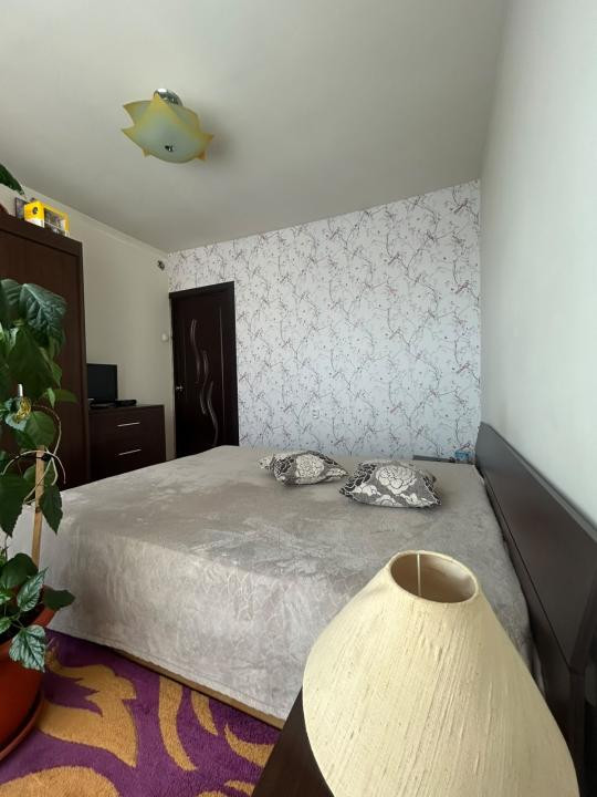 Apartament 3 camere Zona Astra !