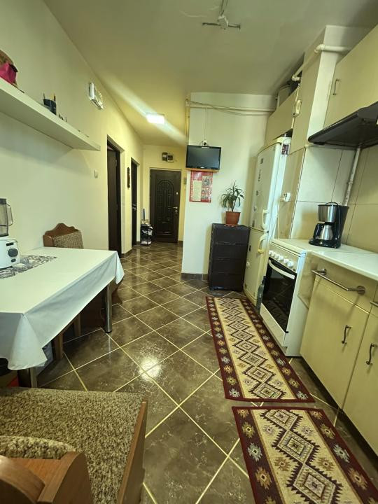 Apartament 3 camere Zona Astra !