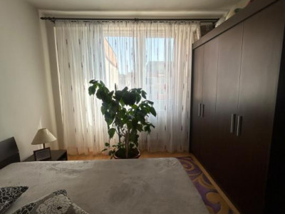 Apartament 3 camere Zona Astra !