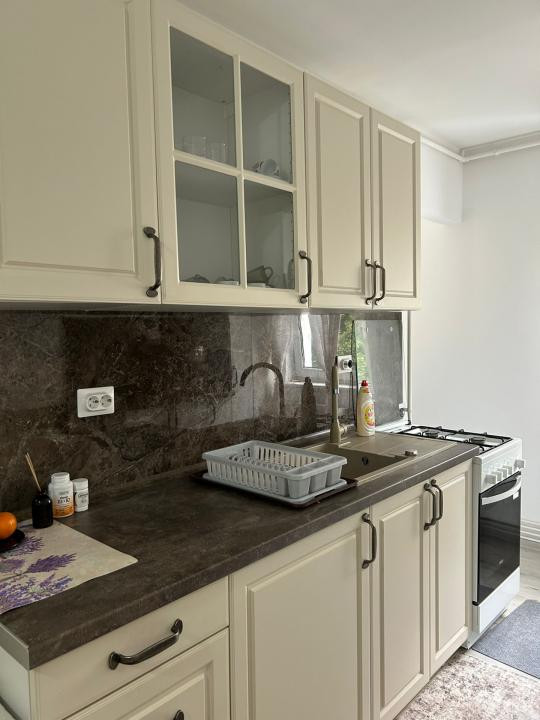 Apartament 3 camere Zona  Centrul Cvic !