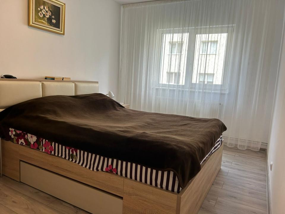 Apartament 3 camere Zona  Centrul Cvic !