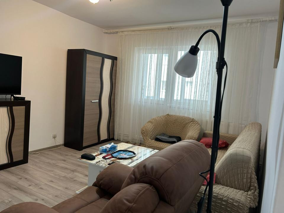 Apartament 3 camere Zona  Centrul Cvic !