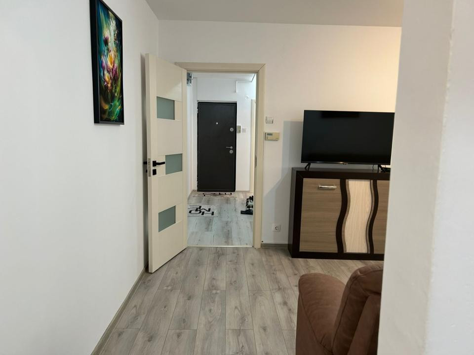 Apartament 3 camere Zona  Centrul Cvic !