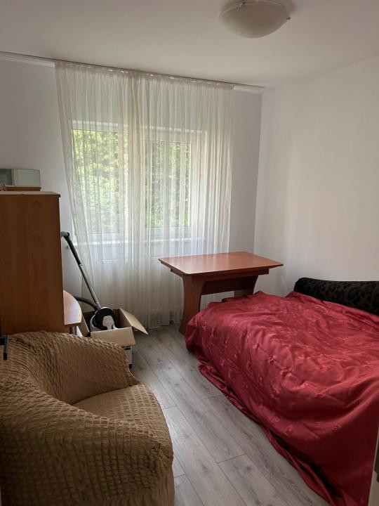 Apartament 3 camere Zona  Centrul Cvic !