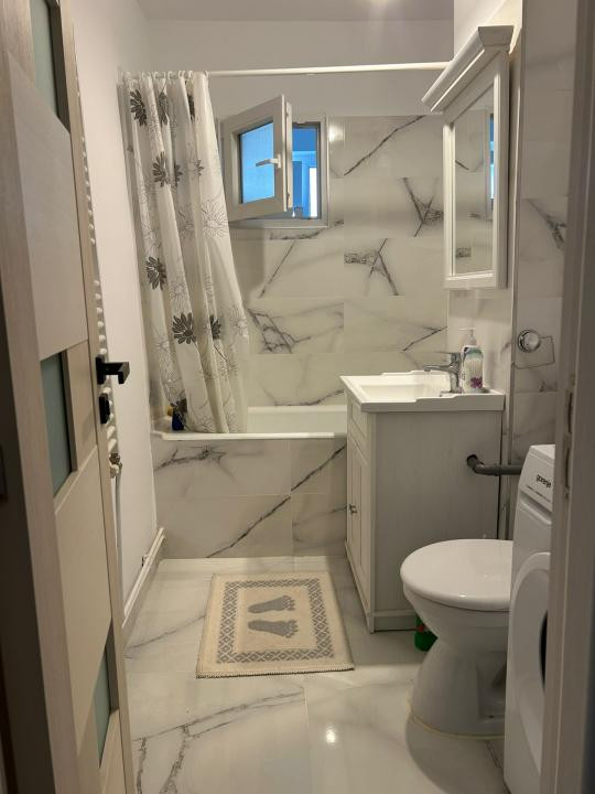 Apartament 3 camere Zona  Centrul Cvic !