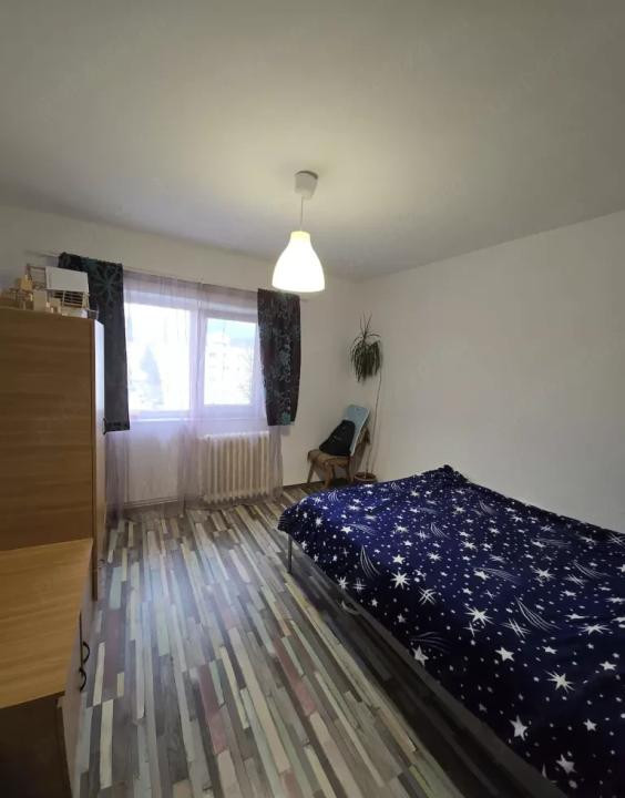 Vând apartament cu 3 camere - zona Astra - Zorilor