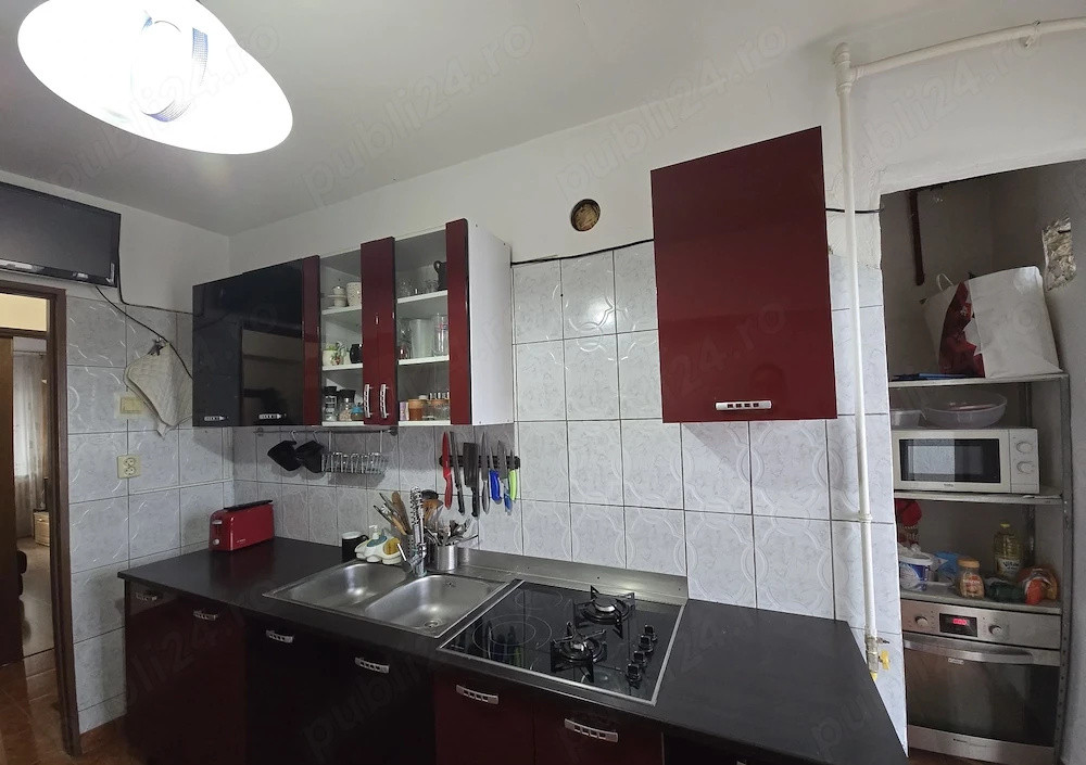 Vând apartament cu 3 camere - zona Astra - Zorilor