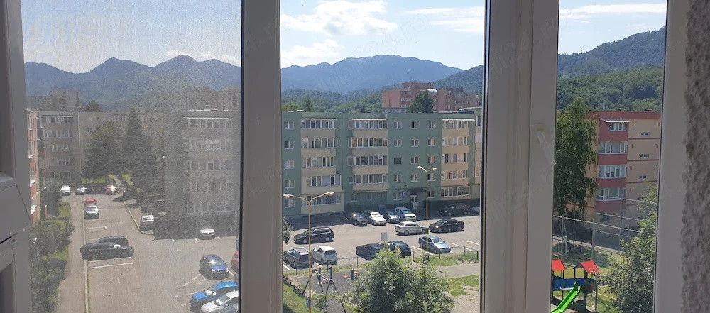 Vând apartament cu 3 camere - zona Astra - Zorilor