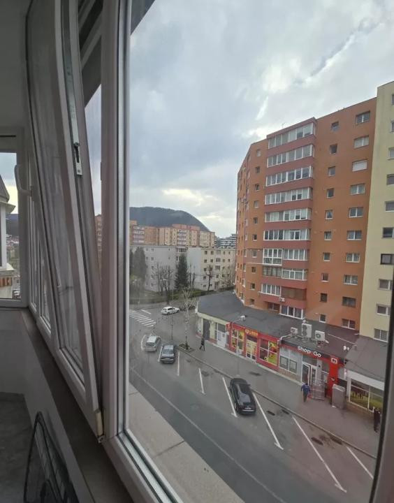 Vând apartament cu 3 camere - zona Astra - Zorilor